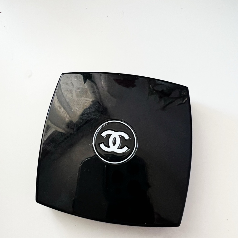 Authentic Chanel Compact Face Powder - Picture 2 of 2